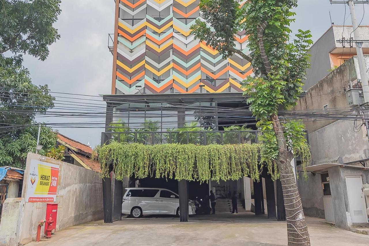 Reddoorz Premium @ Hebat Bandung