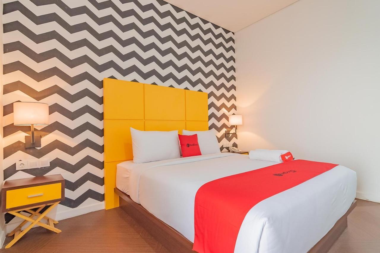 Reddoorz Premium @ Hebat Hotel Bandung