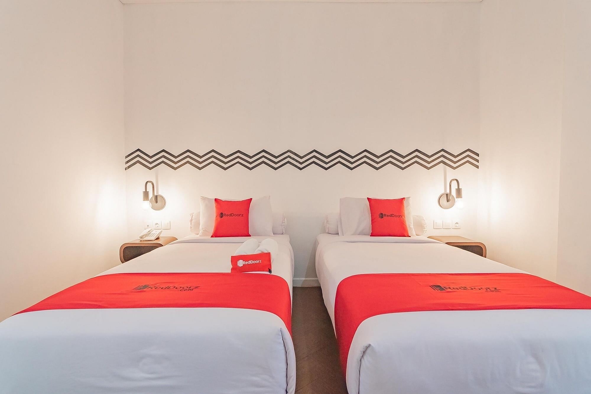 Reddoorz Premium @ Hebat 3*