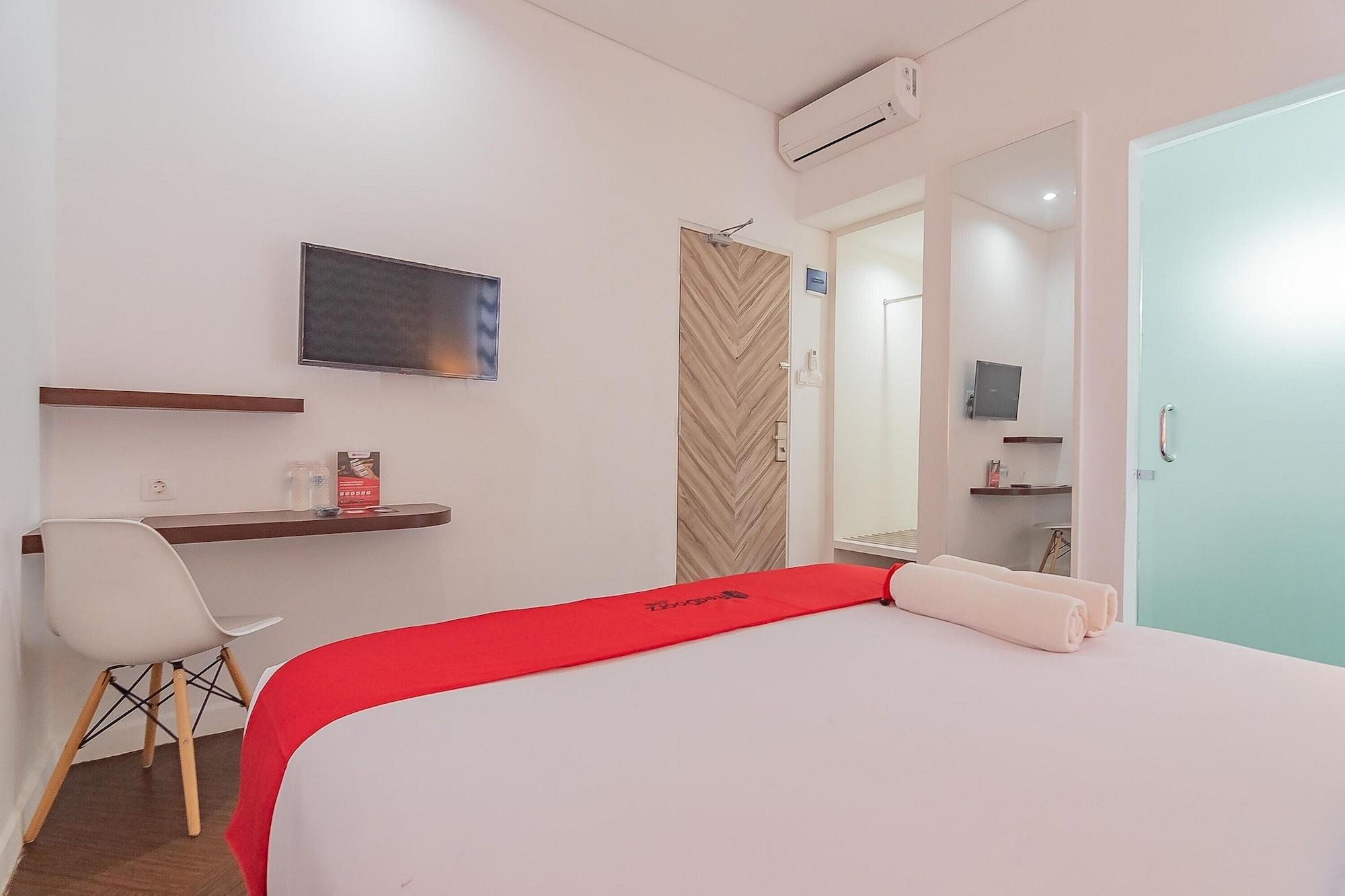 Hotel Reddoorz Premium @ Hebat Bandung